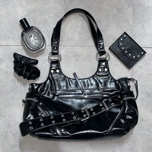 Taine Eyelet Belt Crack Vintage Shoulder Bag