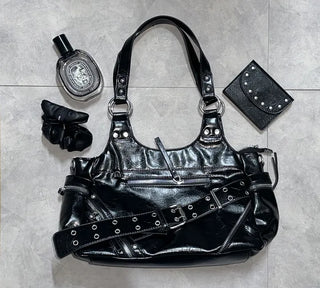 Taine Eyelet Belt Crack Vintage Shoulder Bag