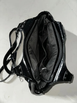Taine Eyelet Belt Crack Vintage Shoulder Bag