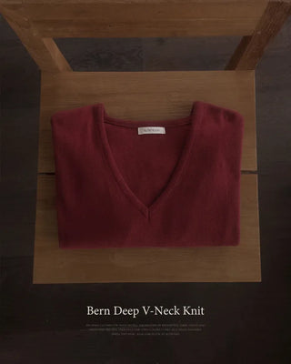 Deep V-neck knit