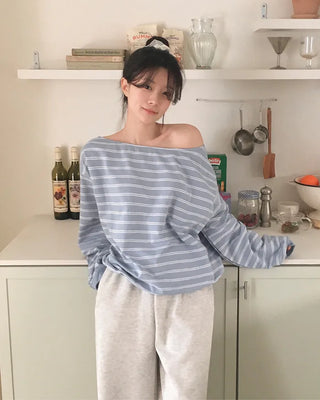 Striped off-shoulder sweatshirt
