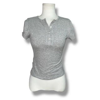 Deep button crop tee