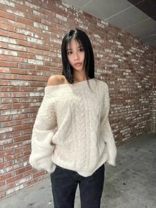 Loose fit turtleneck knit