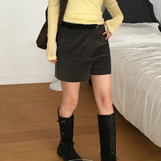 Modern Rivet 3 4 Shorts