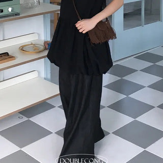 Non Fade Two Pin Tuck Slacks Pants