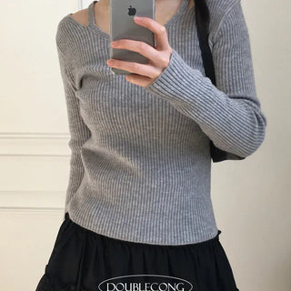 Shuin V neck off shoulder ribbed long sleeved knit