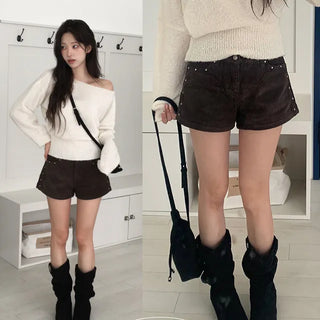 Heating Corduroy Studded Shorts