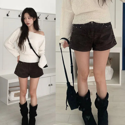 Heating Corduroy Studded Shorts