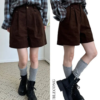 Corduroy two pin tuck golden shorts