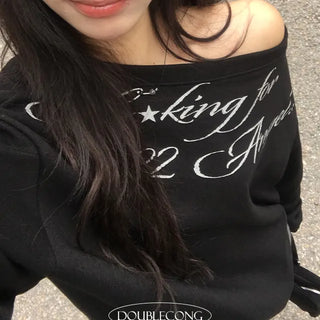 Off Shoulder Lettering Man to Man