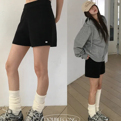 Banding knit shorts