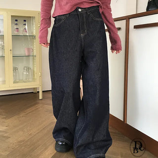 Has Wide Raw Jeans Pants