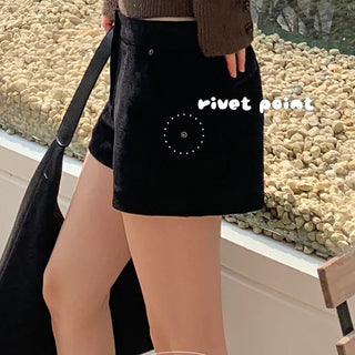 Curve Rivet Corduroy Shorts