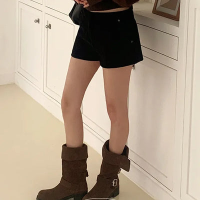 Curve Rivet Corduroy Shorts