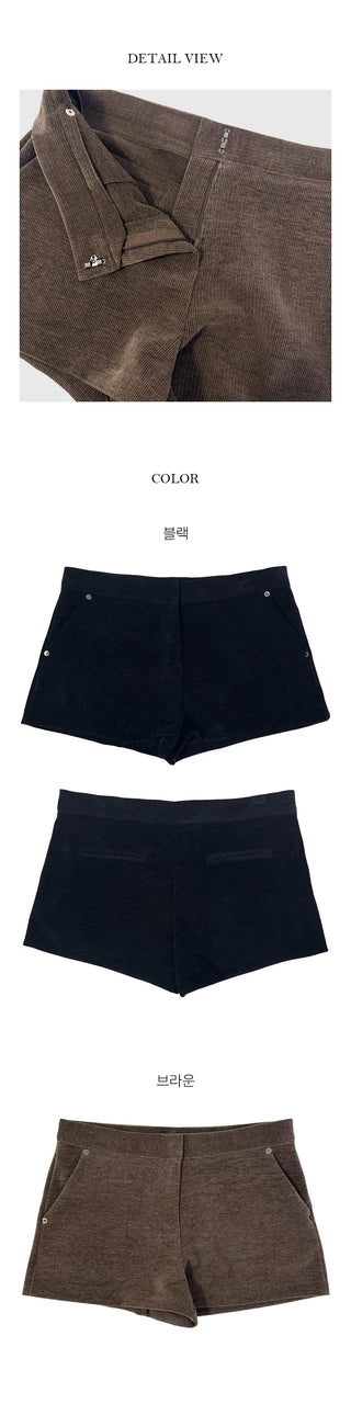 Curve Rivet Corduroy Shorts