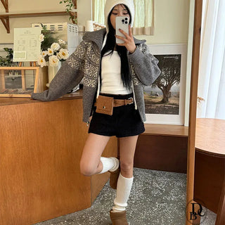 Drang Pogle Boucle Shorts