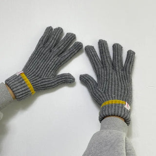 Solid wool knit gloves