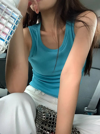 Ribbed round sleeveless top