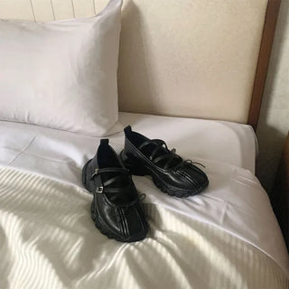 Ribbon strap sneakers