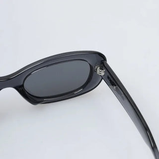 Simple oval sunglasses