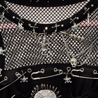 Crewneck hollow out skull beaded metal chain cut out top