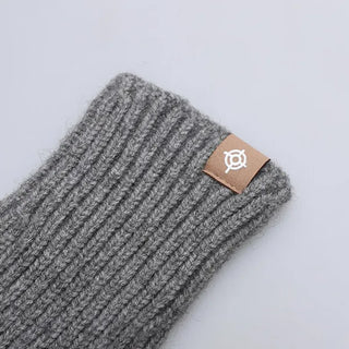 Finger-hole knit gloves