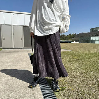 Pleated long skirt