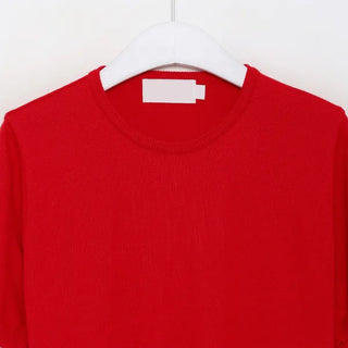 Simple U-neck knit