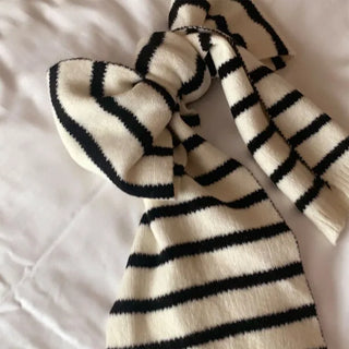Striped knit scarf