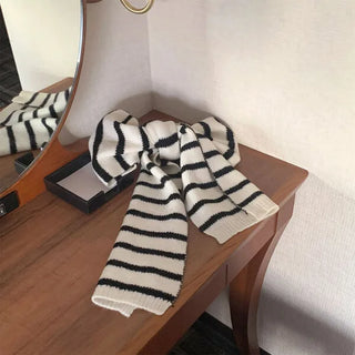 Striped knit scarf