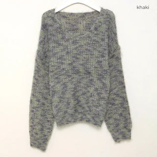 V-neck gradient knit