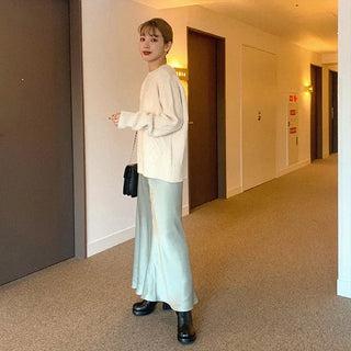 Cable knit round neck sweater