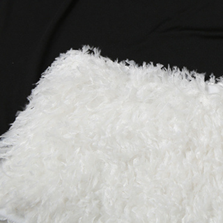 Fluffy solid low rise short pant