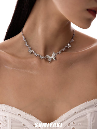 white shell necklace