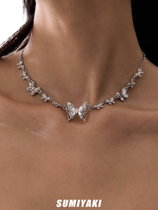white shell necklace