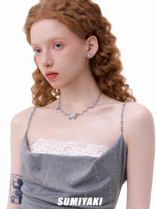 white shell necklace
