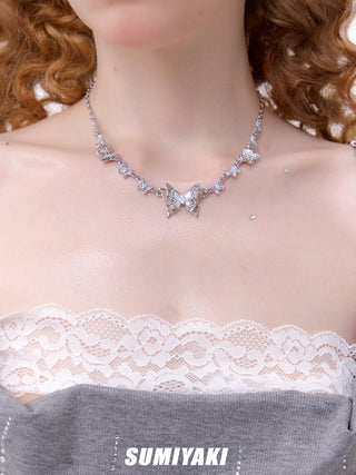 white shell necklace