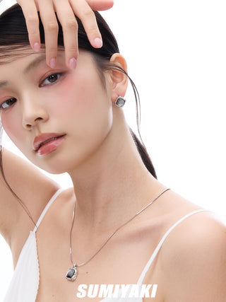 cat eye earrings
