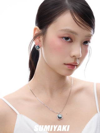 cat eye earrings