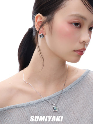 cat eye earrings