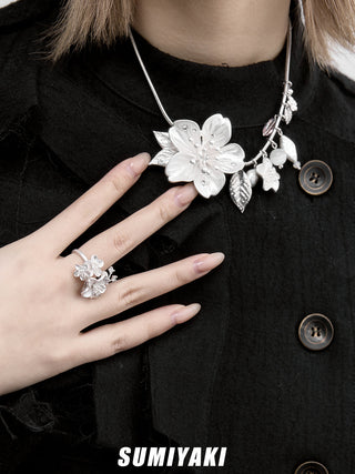 sakura tassel collar