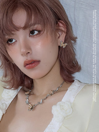 butterfly clavicle chain