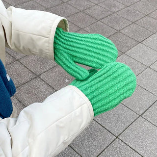 Cable knit gloves