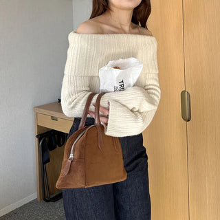 Slit off-shoulder knit