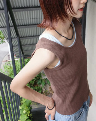 Two-tone layered sleeveless top