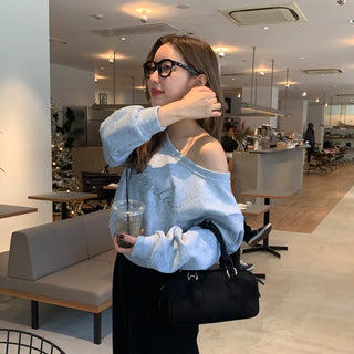 Cubic lettering off-shoulder sweatshirt