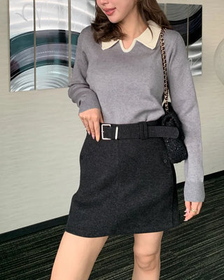 Two-tone semi-V-neck knit