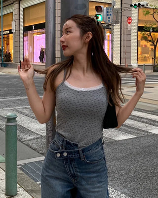 Camisole with flower pads