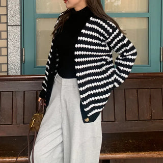 Wave Border Cardigan
