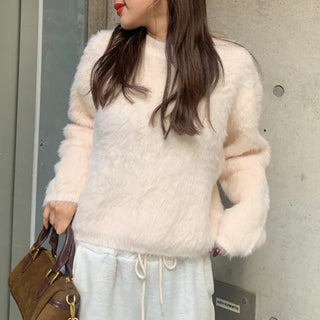 Angora style round knit